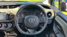 Toyota Yaris 1.5 VVT-i Icon Tech 5dr Petrol Hatchback